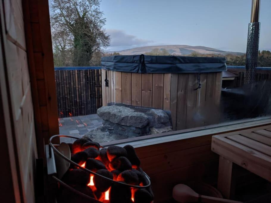 Secluded Private Cottage Hot-Tub, Sauna & Fire-Pit Carrick-on-Shannon Exterior photo