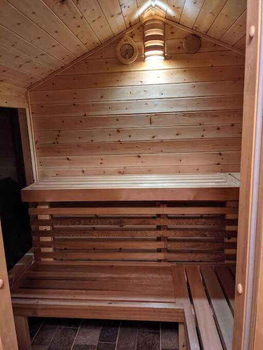 Secluded Private Cottage Hot-Tub, Sauna & Fire-Pit Carrick-on-Shannon Exterior photo